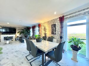 Photo 29- click for photo gallery